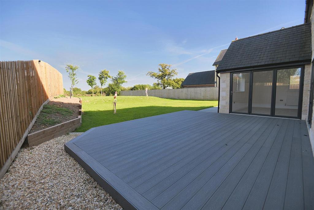 Decking to Garden