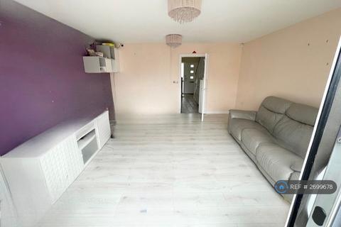 4 bedroom terraced house to rent, Featherwood Avenue, Newcastle Upon Tyne, NE15