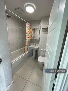 4 bedroom terraced house to rent, Featherwood Avenue, Newcastle Upon Tyne, NE15