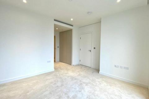 2 bedroom apartment to rent, South Quay Plaza, London, E14