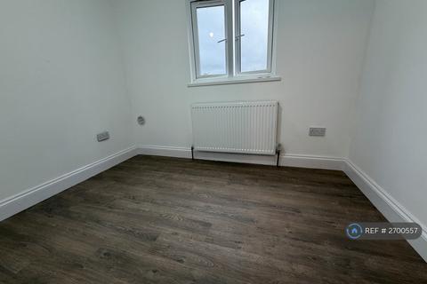 6 bedroom terraced house to rent, Sixth Avenue, London, E12