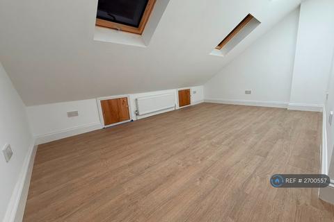6 bedroom terraced house to rent, Sixth Avenue, London, E12