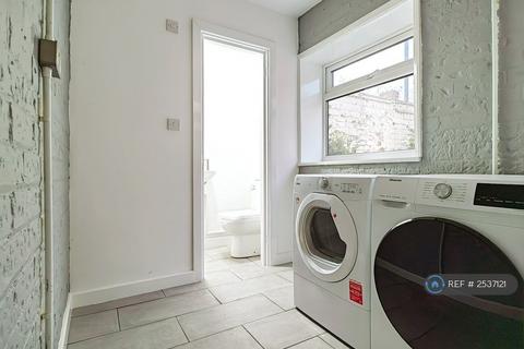 6 bedroom semi-detached house to rent, Middlesbrough, Middlesbrough, TS1