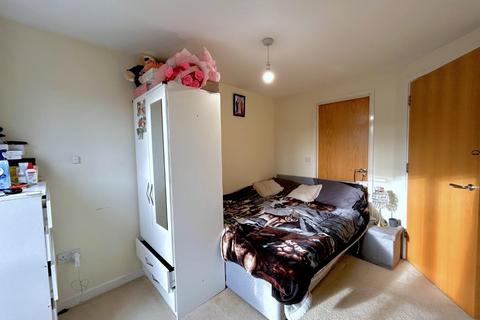 2 bedroom flat to rent, St. Georges Way, Peckham, London, SE15