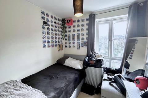 2 bedroom flat to rent, St. Georges Way, Peckham, London, SE15