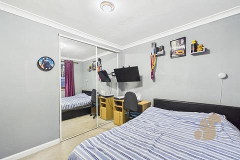 2 bedroom end of terrace house for sale, Holliwell Close, Stanway