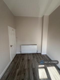 3 bedroom terraced house to rent, Leavesden Road, Watford, WD24