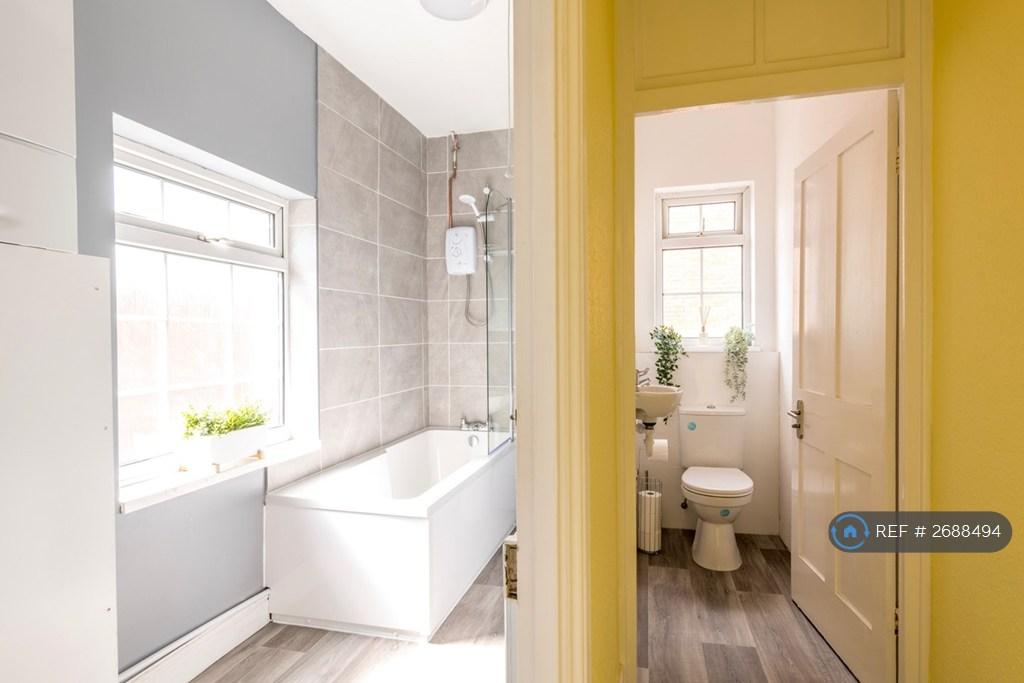 Floor 2 - Bathroom And Toilet
