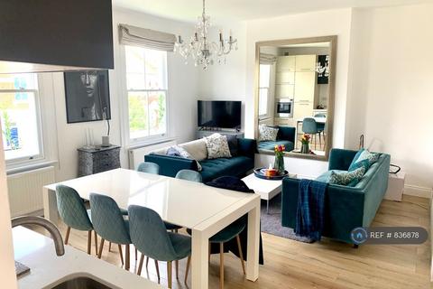2 bedroom flat to rent, Stanlake Road, London, W12