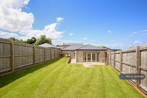 3 bedroom bungalow to rent, Fernhill Court, Almondsbury, Bristol, BS32