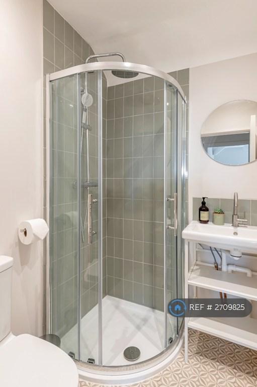 Upstairs Bathroom