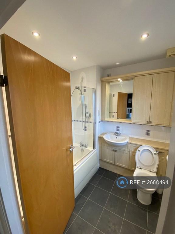 Room 3 (With En-Suite & Walk-In Wardrobe)