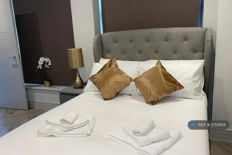 undefined, Grand Drive, London, SW20