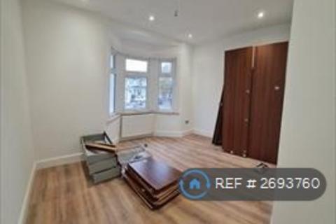 1 bedroom in a house share to rent, Langham Road, London, N15