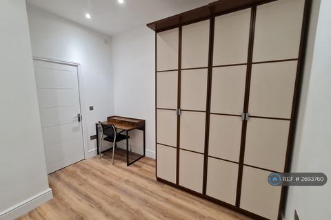 1 bedroom in a house share to rent, Langham Road, London, N15