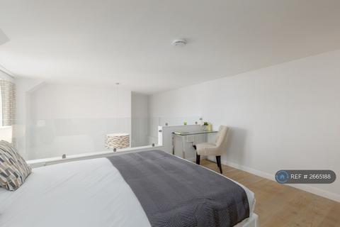 undefined, Mcdonald Road, Edinburgh, EH7