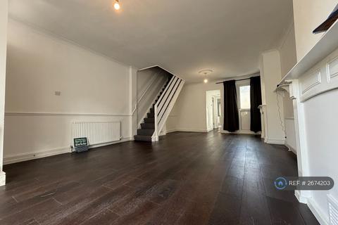 3 bedroom terraced house to rent, Coxwell Road, London, SE18