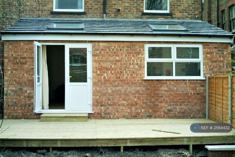 1 bedroom in a house share to rent, Mauldeth Road West, Withington, Manchester, M20