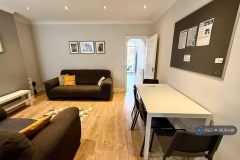 5 bedroom terraced house to rent, Woodside Road, Southampton, SO17
