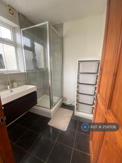 5 bedroom semi-detached house to rent, Cricket Road, Oxford, OX4
