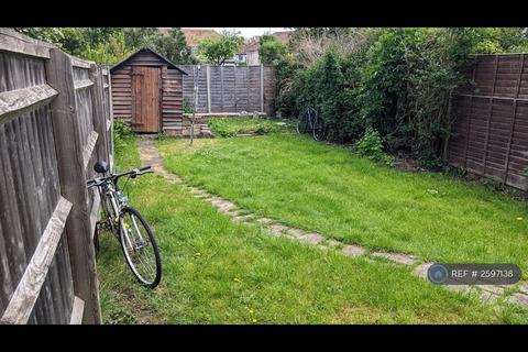 5 bedroom semi-detached house to rent, Cricket Road, Oxford, OX4