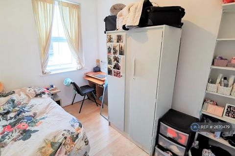 6 bedroom terraced house to rent, Egremont Place, Brighton, BN2