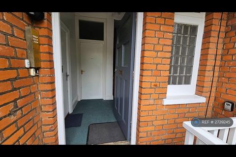 1 bedroom flat to rent, Upper Richmond Road West, London, TW10