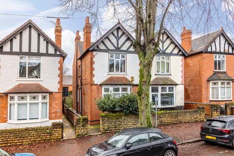 Rolleston Drive, Lenton, NG7