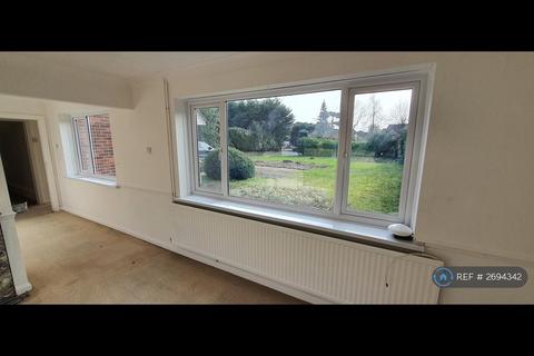 4 bedroom detached house to rent, Bickley Park Road, Bromley, BR1