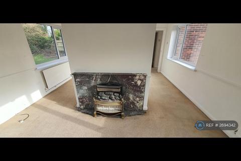 4 bedroom detached house to rent, Bickley Park Road, Bromley, BR1
