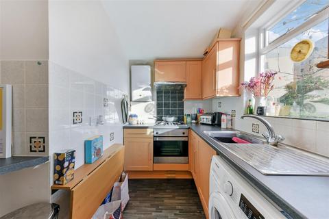 2 bedroom flat to rent, Hartfield Crescent, Wimbledon SW19