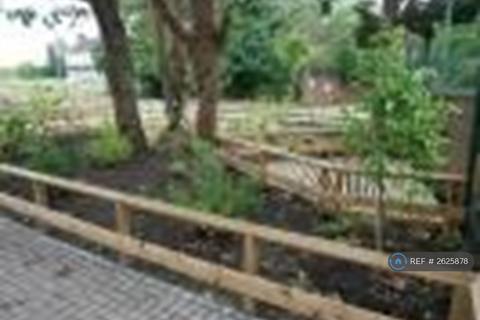 5 bedroom semi-detached house to rent, Rylston Close, London, E4