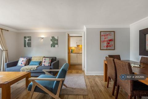 2 bedroom flat to rent, Chelsea Court, London, N1