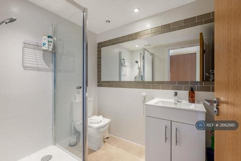 2 bedroom flat to rent, Chelsea Court, London, N1