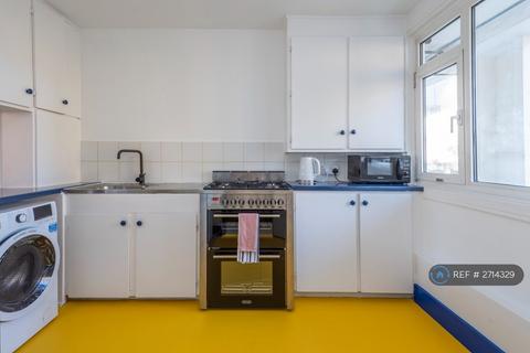 3 bedroom flat to rent, Harold House, London, E2