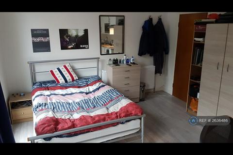 1 bedroom in a house share to rent, Bayham Street, London, NW1
