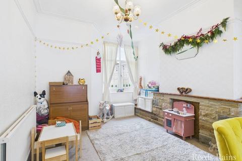3 bedroom terraced house for sale, Linden Grove, North Yorkshire TS5