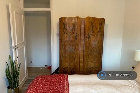 undefined, Karens Court, Enfield, EN3