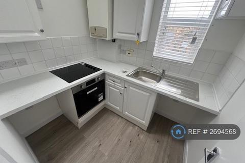 2 bedroom flat to rent, Poole Road, Bournemouth, BH4