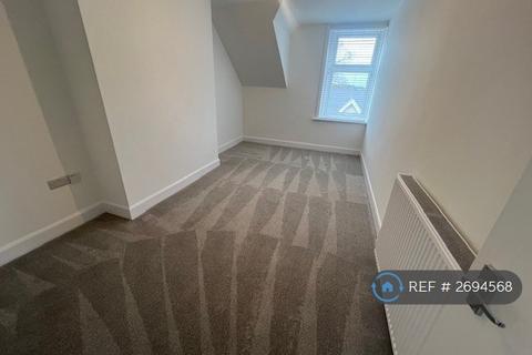 2 bedroom flat to rent, Poole Road, Bournemouth, BH4