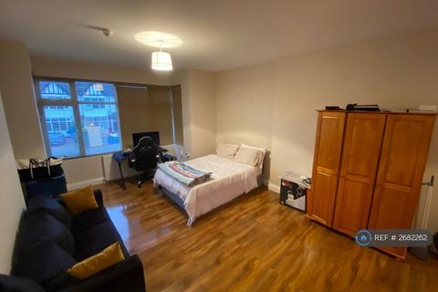 Studio to rent, Gayton Road, Harrow, HA1