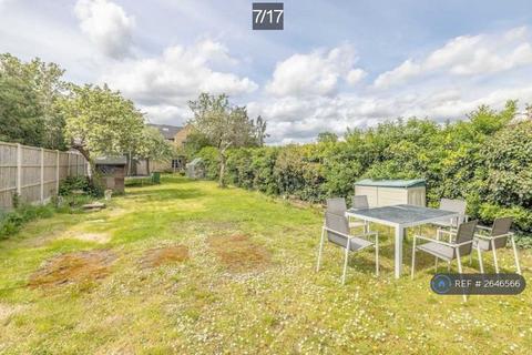 undefined, Fairfield Approach, Wraysbury, TW19