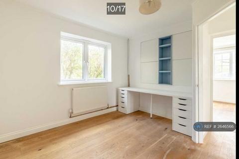 undefined, Fairfield Approach, Wraysbury, TW19