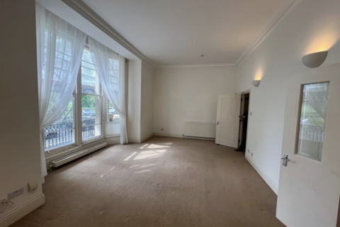 2 bedroom flat to rent, Albert Terrace, London NW1