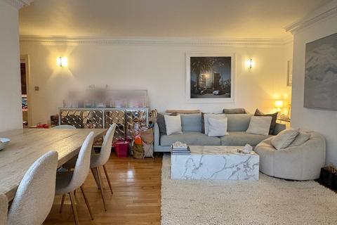 2 bedroom flat to rent, Albert Terrace, London NW1