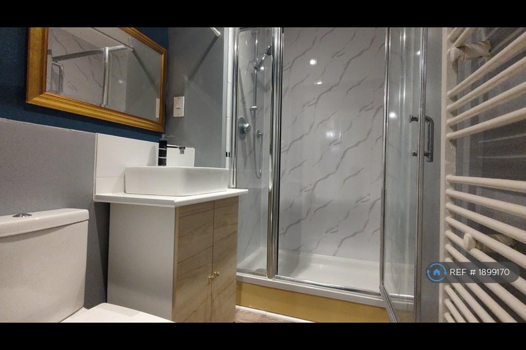 Ensuite-001