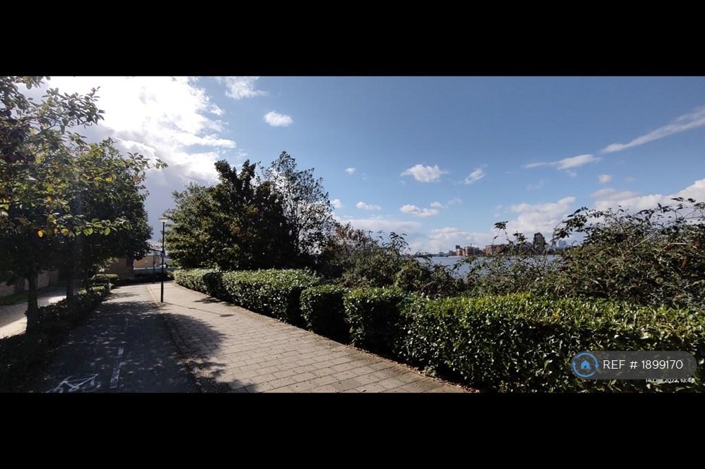Footpath To Woolwich Pier And Station