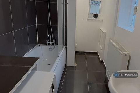 3 bedroom maisonette to rent, Avenue Road, Kt1 2Rb, KT1