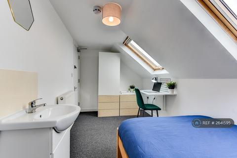 1 bedroom in a house share to rent, The Crestway, Brighton, BN1