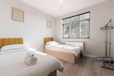 2 bedroom flat to rent, Shirley High Street, Southampton, SO16